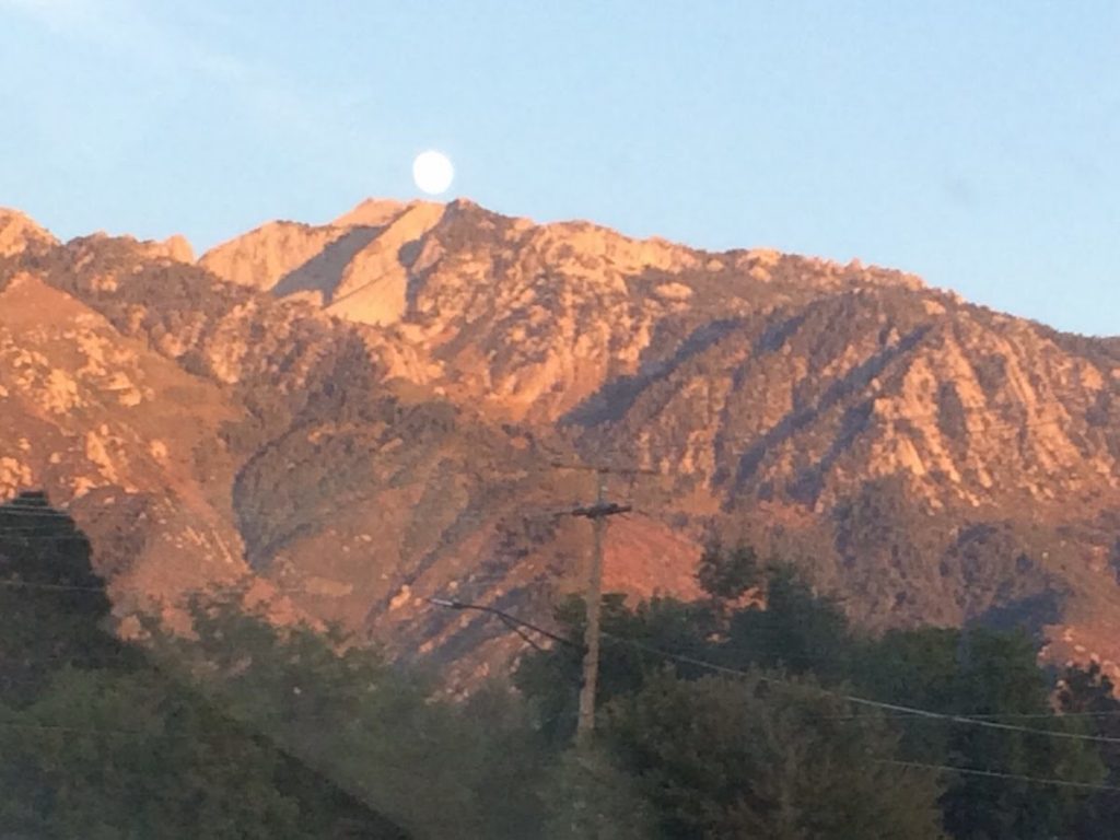 moon-over-mountain